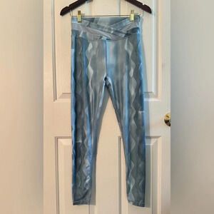 SWEATY BETTY Everyday Wrap Waist 7/8 8 Legging Blue Vintage Wave Print SOLD OUT